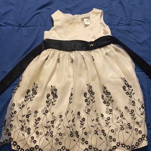 white and black flower dress size 3T